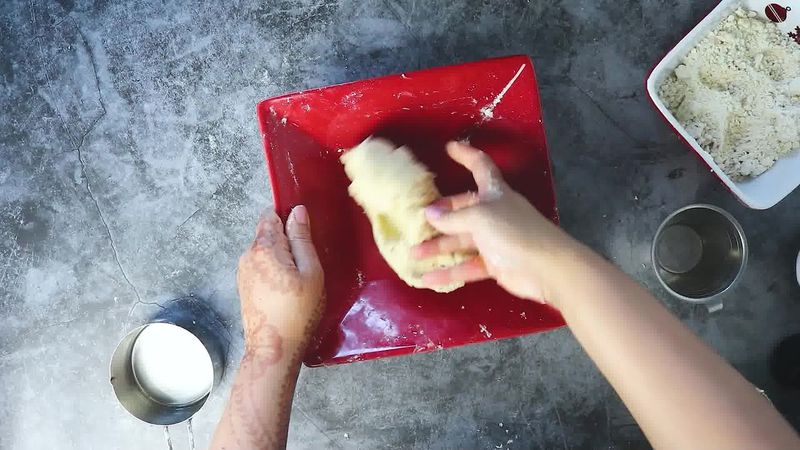 Image of the recipe cooking step-1-4 for Cheese Garlic Masala Mathri (Fried, Air Fryer, Baked Recipe)
