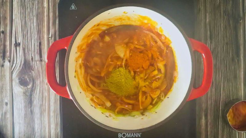 Image of the recipe cooking step-1-7 for Vegetable Jalfrezi